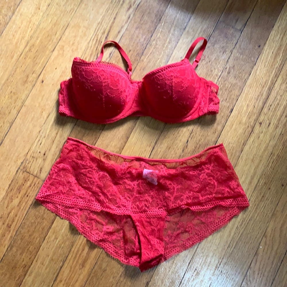 Calvin Klein Underwire Bra & Panty Set Size 34B